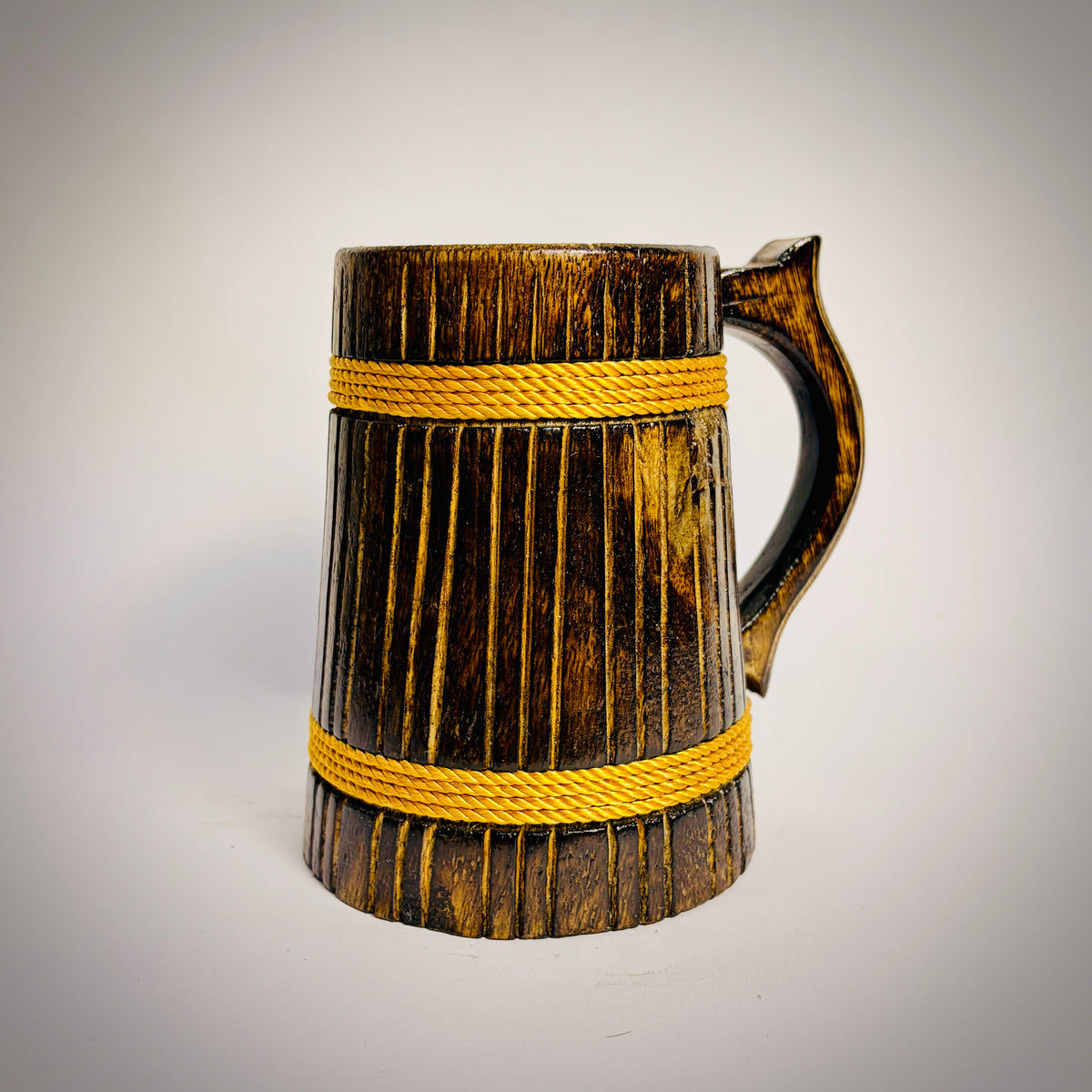 Sip of Heaven: Rustic Oak Wood Tankard