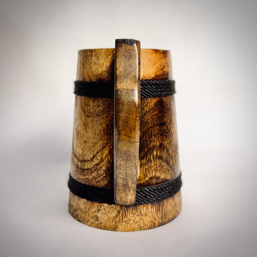 Heart of Wood: Natural Grain Oak Wood Tankard