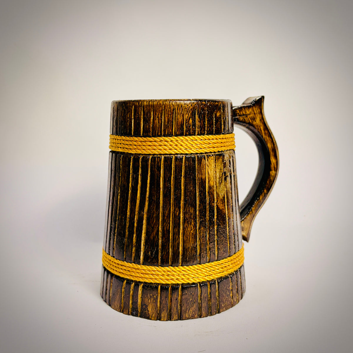 Sip of Heaven: Rustic Oak Wood Tankard