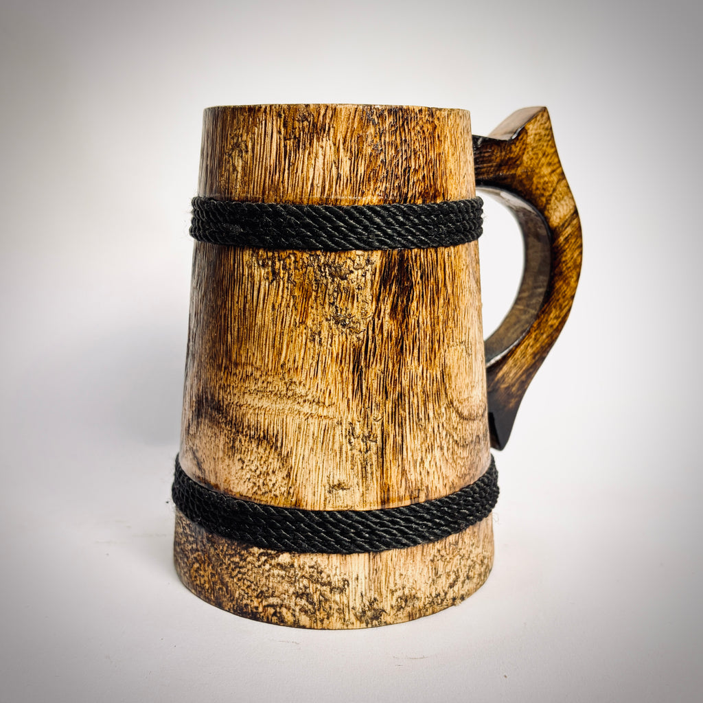 Heart of Wood: Natural Grain Oak Wood Tankard