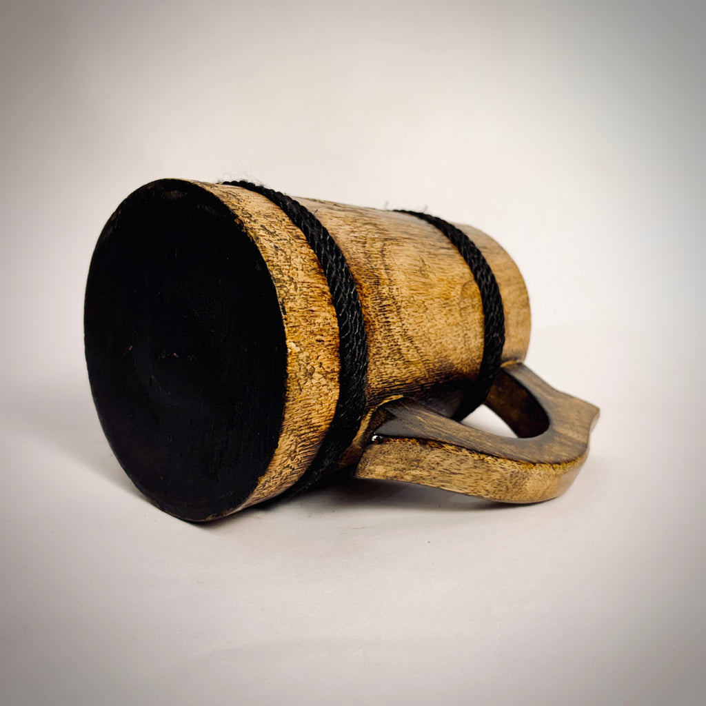 Heart of Wood: Natural Grain Oak Wood Tankard