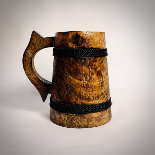 Heart of Wood: Natural Grain Oak Wood Tankard